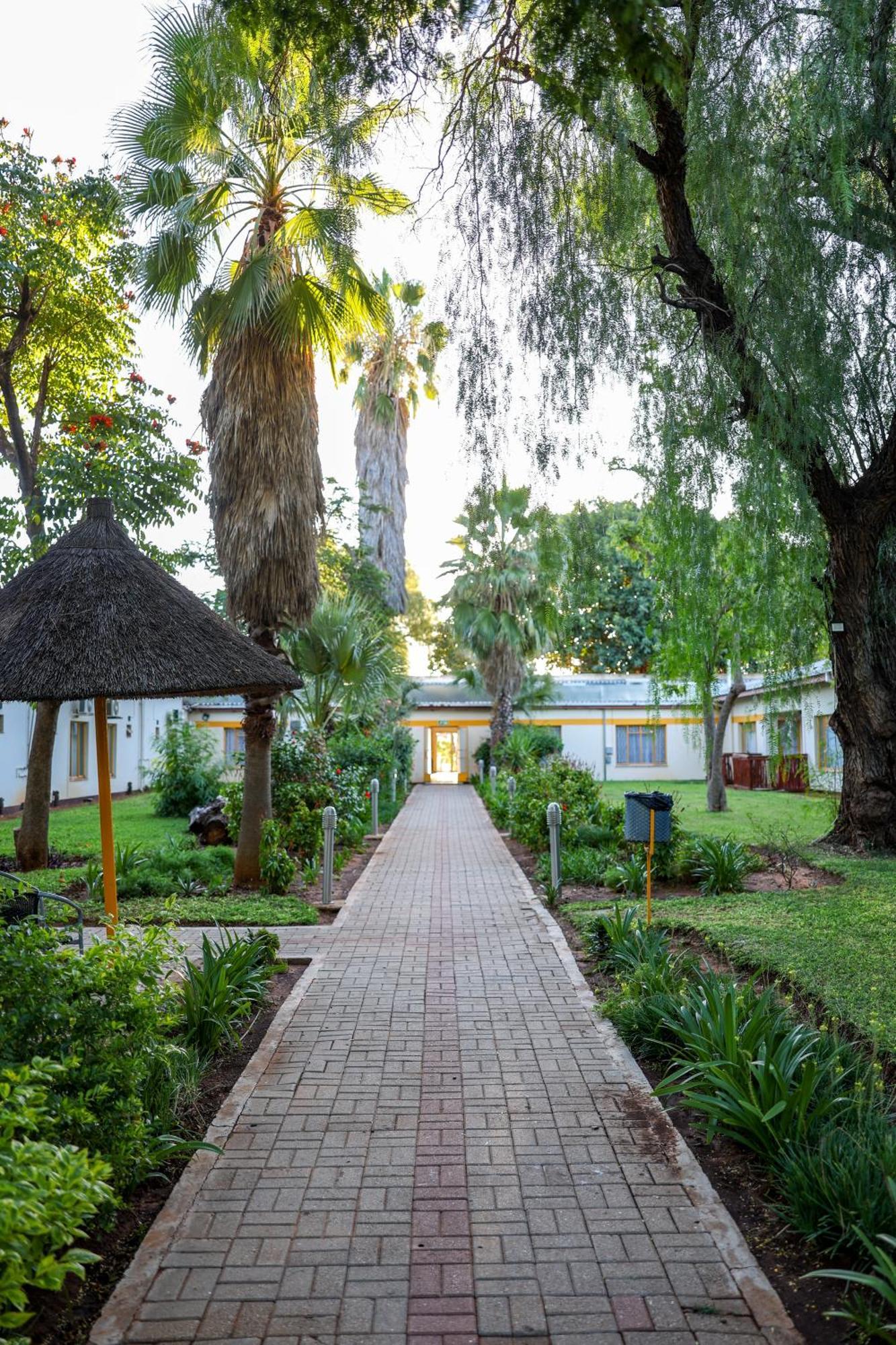 Cresta Botsalo Hotel Palapye 外观 照片