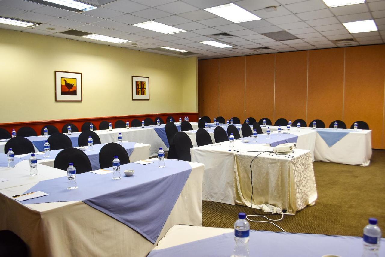Cresta Botsalo Hotel Palapye 外观 照片